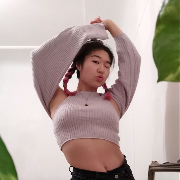 Crop top with puffy sleeves - Picture 3 of 3